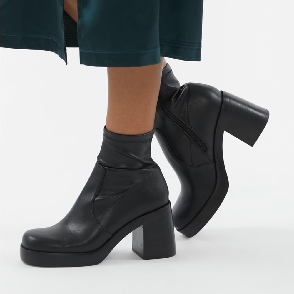 Steve Madden hooper zip up boots